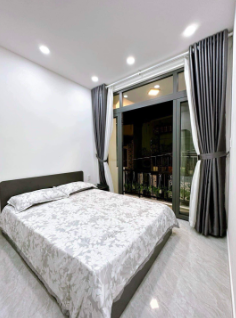 Bán nhà đường Ni Sư Huỳnh Liên, 57 m2, Tân Bình, 3 tầng BTCT, hẻm xe hơi giá 6.xx tỷ